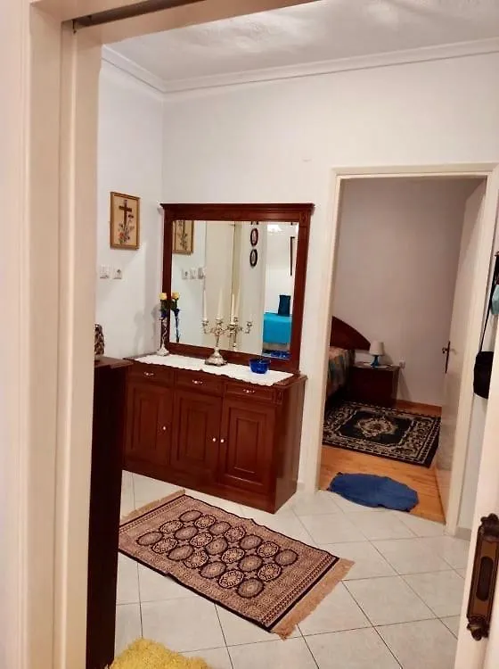 Marys House , Lovely 2-Bedroom Apartment 테살로니키