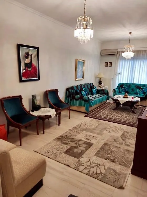 Marys House , Lovely 2-Bedroom Apartment 테살로니키 0*,  그리스